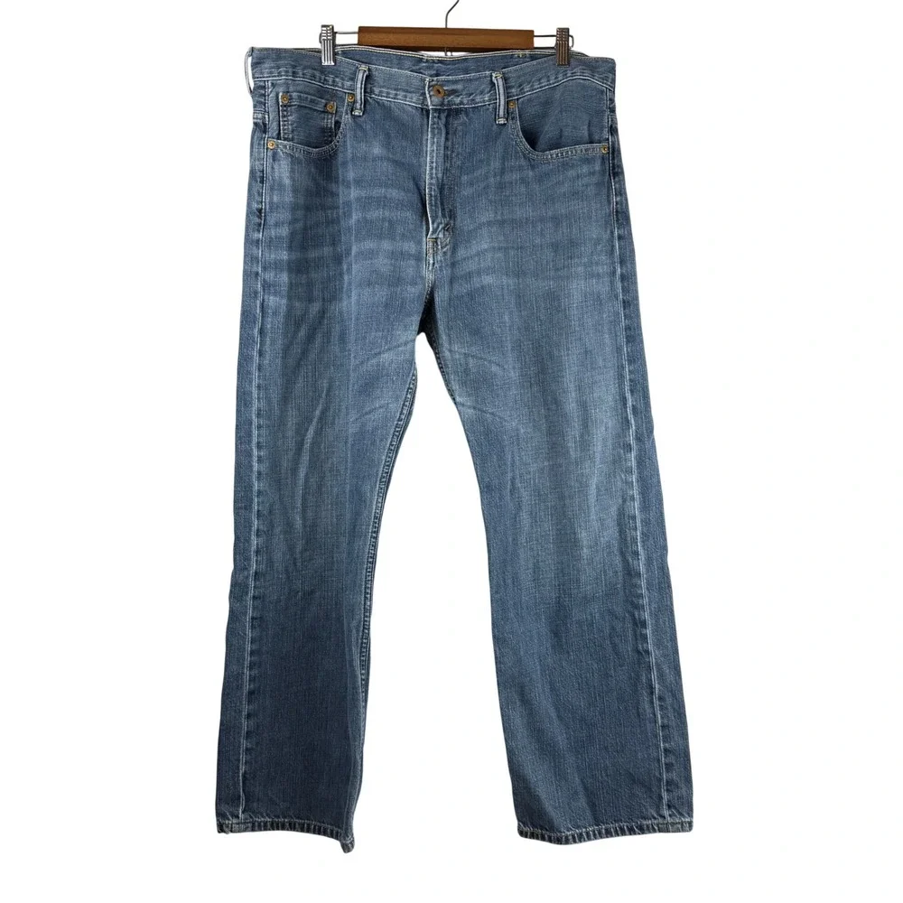 Levis levi 569